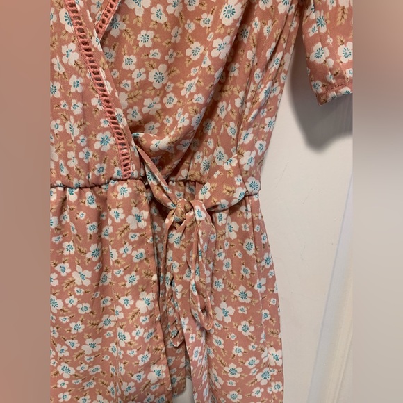 Sienna Sky Blouse with Wrap Around Tie & Flutter Sleeves - Size M - Picture 3 of 8